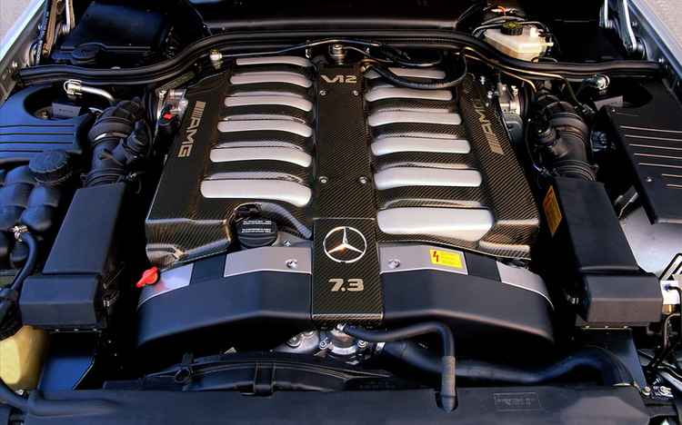 Двигатель Mercedes V12 7.3 AMG