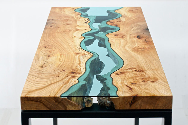 7. Стеклянный столик с натуральным деревом, выглядящий, как протекающая река. дизайн, дом, идея, креатив