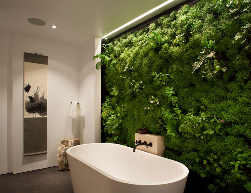 11. Зеленая живая стена из растений в ванной. дизайн, дом, идея, креатив
