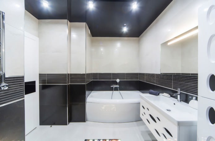 черный натяжной потолок в ванной