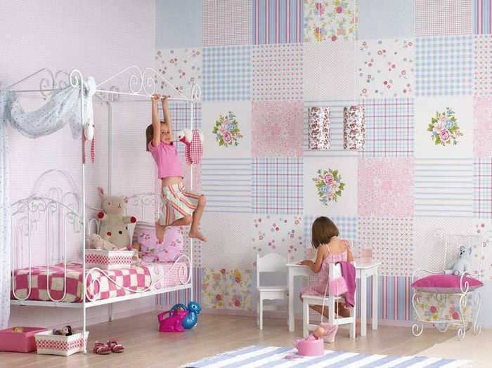 Дизайн детской комнаты для мальчика со светлыми обоями