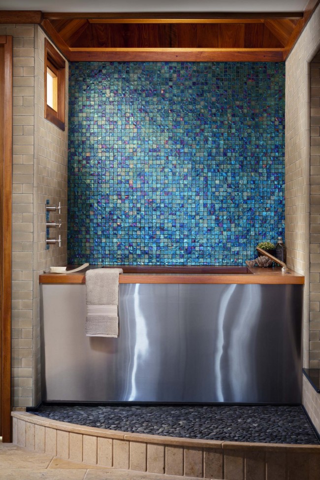 Стеклянная мозаика в дизайне ванной комнаты