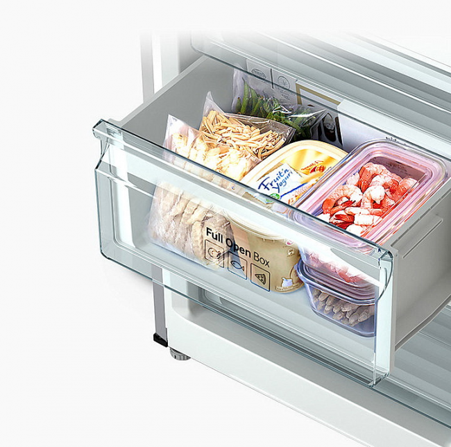 Холодильник оснащен удобными ящиками в морозильной камере
