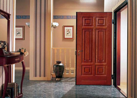 При обустройстве квартиры особое внимание следует уделить выбору входной двери 