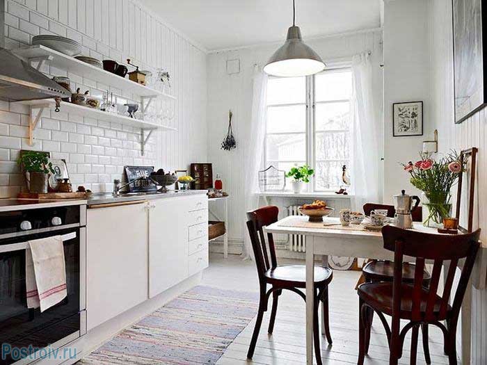 Скандинавский бюджетный стиль в интерьере кухни. Фото