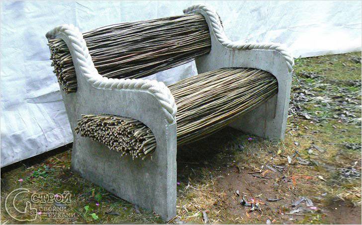 Скамейка из прутьев и бетона