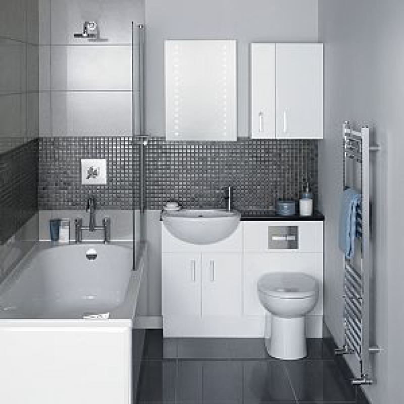 Черно белый дизайн ванной комнаты совмещенной с туалетом