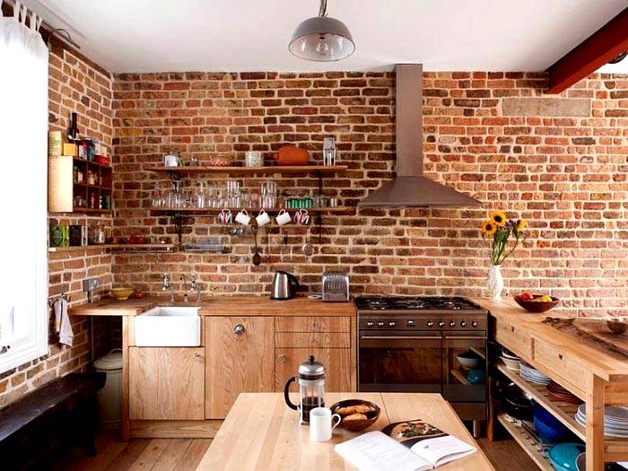 Дизайн с кирпичной стеной помогает создать атмосферу старинной кофейни у себя дома