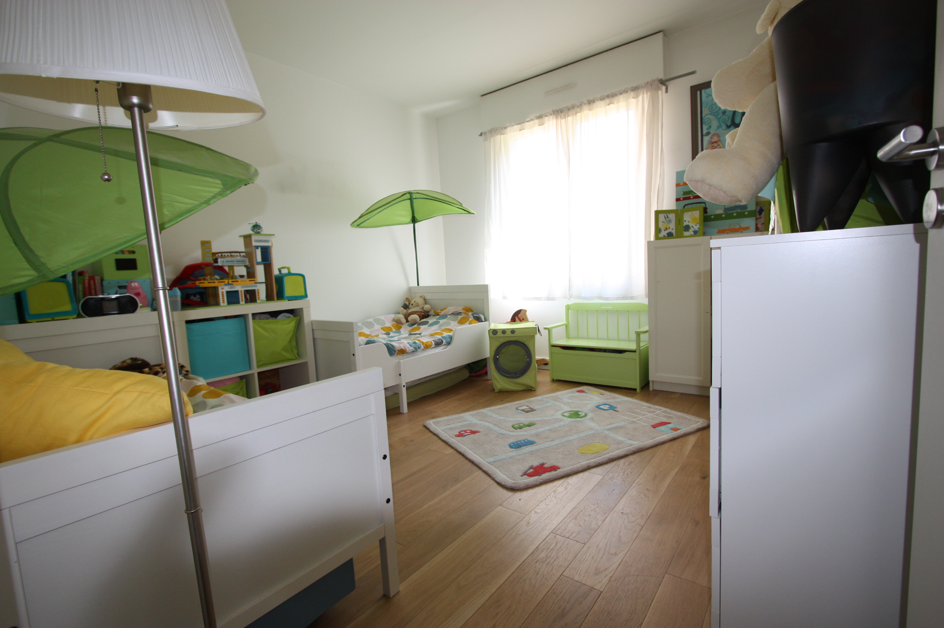 Дизайн детской комнаты для двух мальчиков зеленый