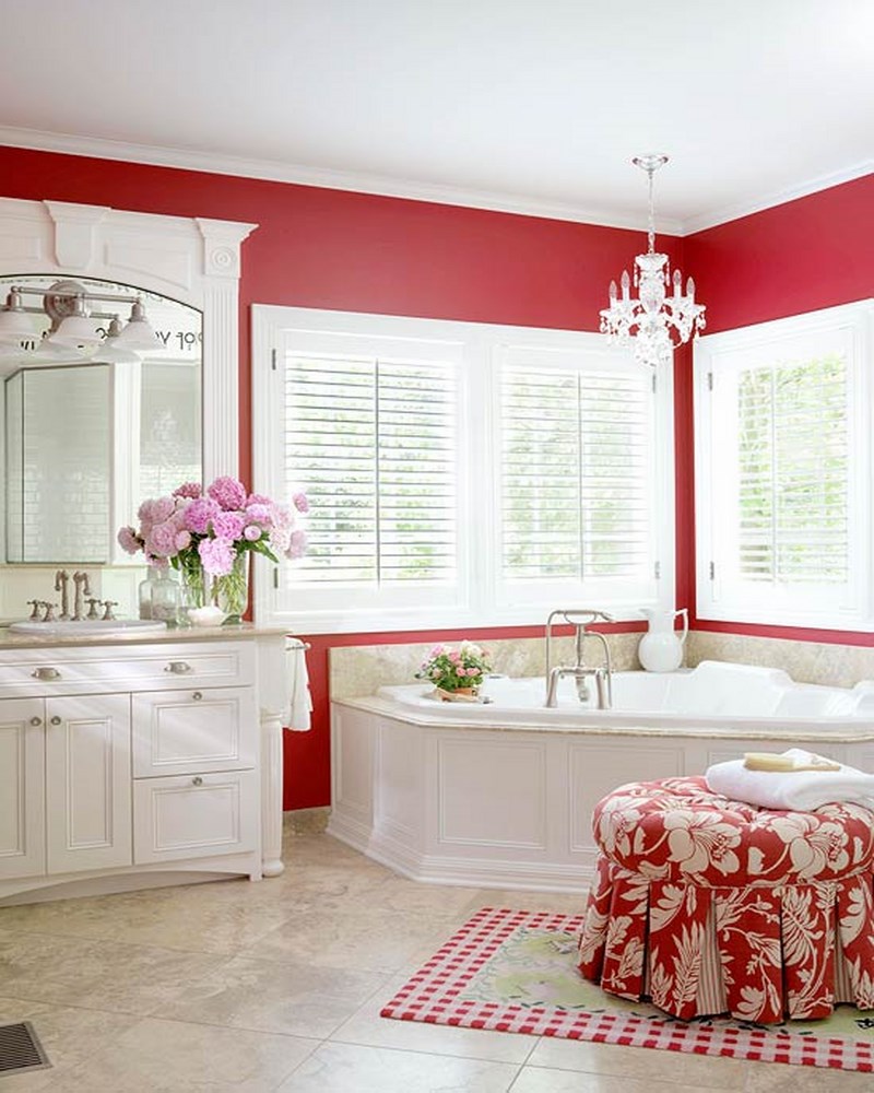 Покраска стен в ванной в красный цвет