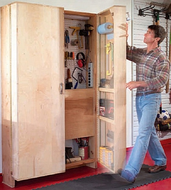 Шкаф-трансформер подойдет для хранения инструментов как на балконе, так и в условиях гаража.